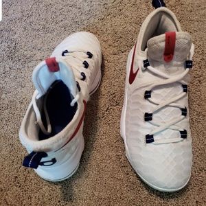NIKE KD RED, WHITE, AND BLUE MENS sz 6.